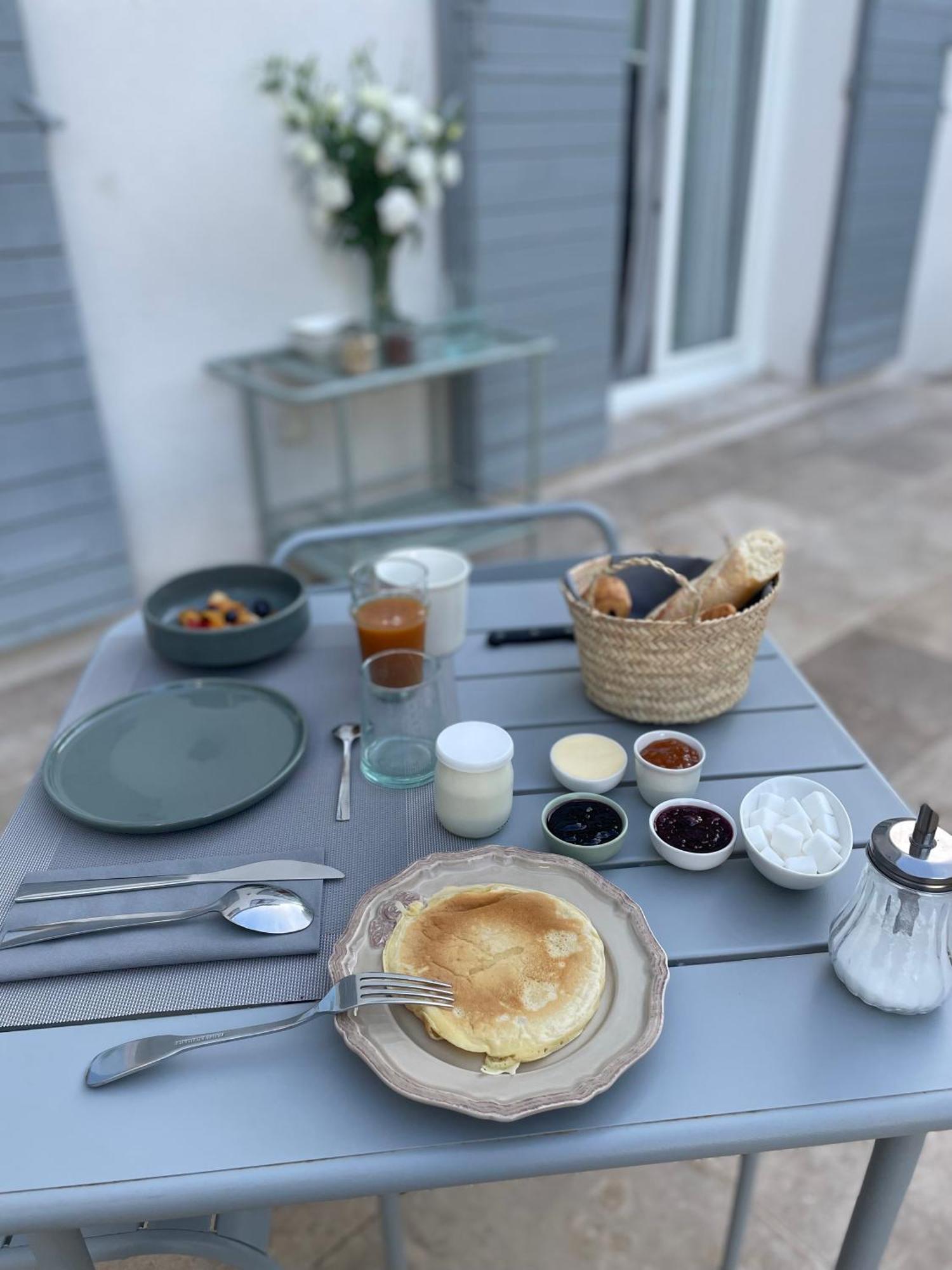La Bastide D'Alix Bed & Breakfast Eguilles Exterior photo
